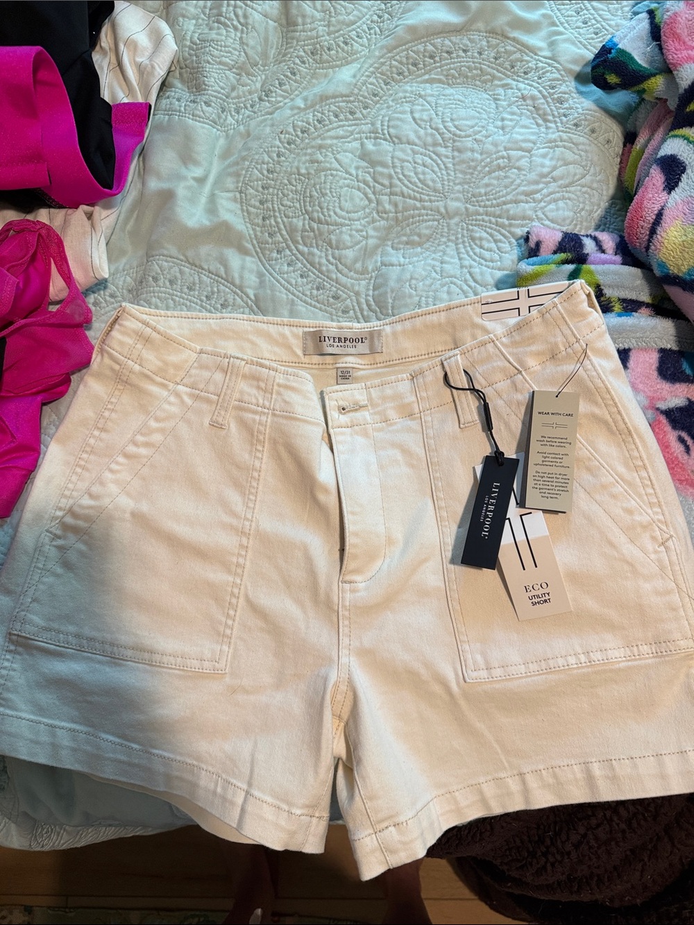 NWT Liverpool Seaside Dunes Off White Shorts